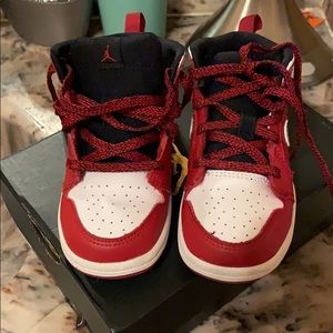 Toddler size 8c Jordan 1 MID BT
